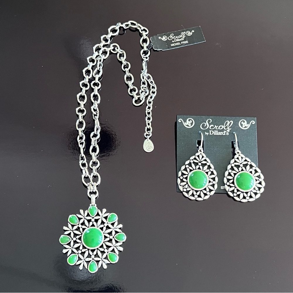 NWT Jade Green and Silver Set. Nickel Free and Sterling Silver Post Earrings. - Picture 8 of 12